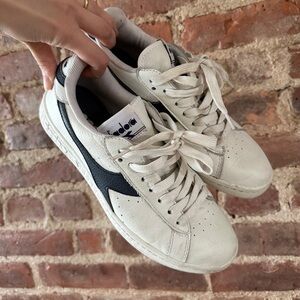 Amazing Diadora leather sneakers